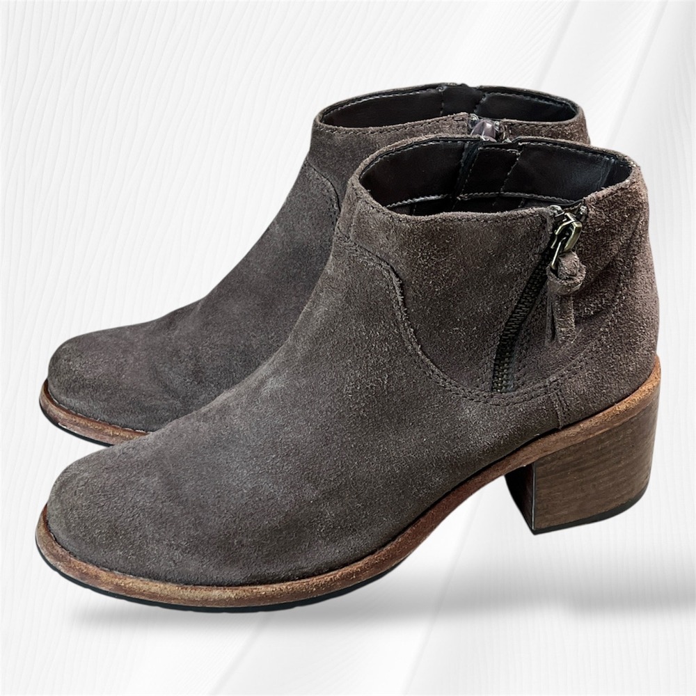 Clarks Women's Brown Suede Side Zip Ankle Boots Block Heel Size 8